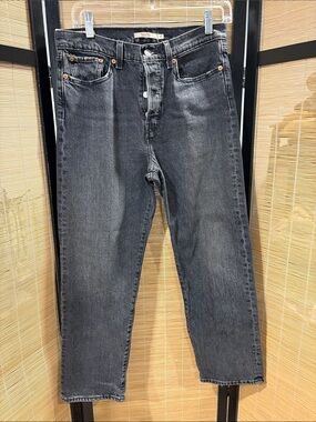 Levi’s Black Washed Jeans - Wedgie straight fit